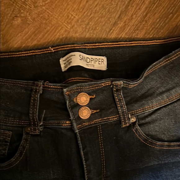 SANDPIPER- Y2K 1990’S era fit. 🔥
Dark Blue Skinny Jeans
True to size - Picture 2 of 4